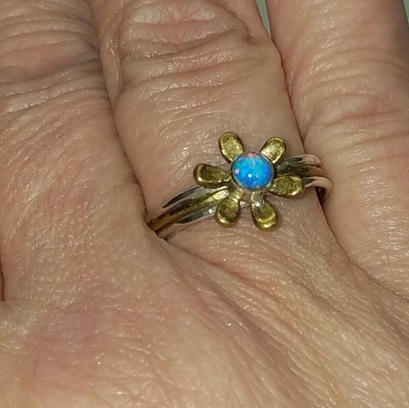 Sterling Silver &brass flower opal ring - Picture 6 of 6